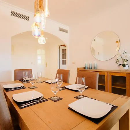 With Private Terrace, Just 10 Minutes By Car From Elviria Beach, 아파트 *